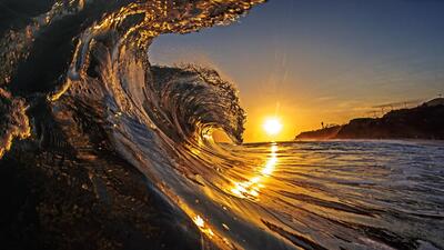 img1.wallspic.com-meer-welle-sonnenaufgang-ozean-windsurfen-2560x1440.jpg